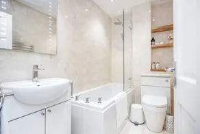 Stylish 3 Bed Sunningdale Center - Parking - LONG STAY discount - Image 5
