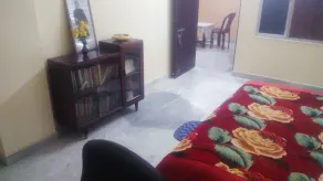 Comfortable home stay in a quiet neighborhood - Image 5