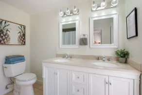 Mid-Century Home w/ Guesthouse Near Downtown/Siesta Key/SMH - Image 4