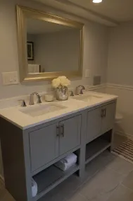 Charming, newly renovated house, a few steps from bike path. - Image 2