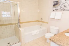 Oasis Condo at Viera Lake Las Vegas with 4 beds! - Image 2