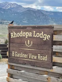 Rhodopa Lodge at Yellowstone - Image 4