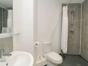 Harcombe House Rooms - First Floor Twin - Image 4
