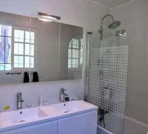 Gemütliches Haus mit Pool, umgeben von der Schönheit der Natur - Image 3