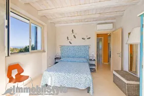 Exclusive Villa pied dans l'eau - Image 5