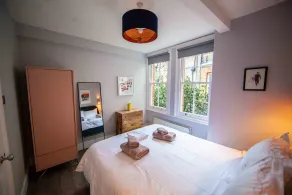Stunning One Bedroom Apartment next to Battersea Park - Image 4