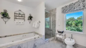Contemporary Southampton Village Home Walking Distance to Town, Pool,... - Image 4