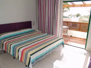 Modern apartment overlooking the sea - Image 5