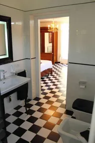 Casa vacanze \"Re Piano appartamento Le Rondini\" con Vista Lago, Sauna & Wi-Fi - Image 3