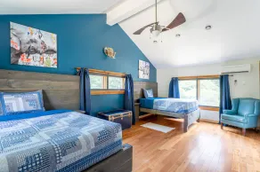 The Charming Cabin **Hottub*Gym*Firepit**(Pet-friendly) - Image 4