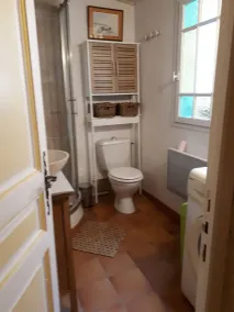 Maison troglodyte classée 3* en Provence, atypique avec vue sur l'Etang de Berre - Image 3
