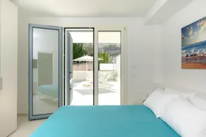 Perle Marine Suite Apartments - Image 4