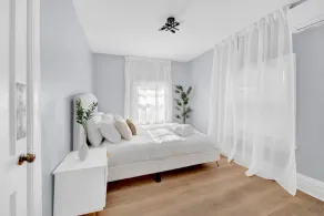 Luxury 3BR Family Home Game Room Parking - Image 4