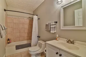 Entire 4 bedroom house, indoor hot tub, fire pit - Image 5