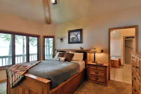 Cheif Lake Lodge home - Image 4