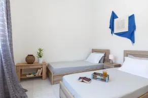 Stylish fully renovated home - Image 5