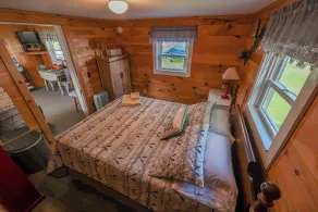 Cozy Lakefront Cottage - Image 4