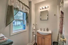 2 Mi to Lake Hartwell: Charming Southern Cottage - Image 3