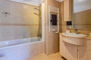Four Bedroom Villa with private pool Oasis Parque AT09 - Image 3