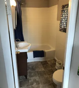 Beautiful Blue Jay Lake front Cottage - Image 2
