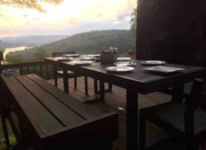 Jaw dropping mountain & lake views in this stylish mountain home…. - Image 4
