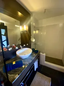 All the comfort, superb view, direct access to the beach, in a 4 * resort - Image 3