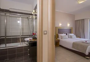 Isida Hotel Agia Marina - Image 5