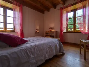 Charming Stone Cottage with Terrace in Scenic Village, Near Langeac - Image 4