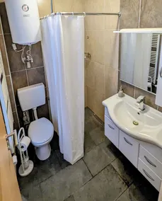 Central apartment for 3 people with kitchen & washing machine - Image 3