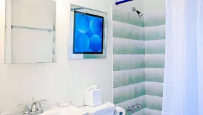 tlLuxury Penthouse Oasis, Steps to the Beach, Spacious, Pool & Near Dining - Image 3