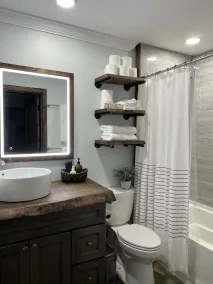 Super clean Waterfront home with private boat launch and fishing pier on site. - Image 3