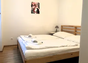 Quiet city apartment with balcony - Image 4