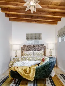 Cozy guesthouse in an urban nature  - Image 5