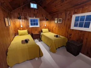 The Lodge: Restored Rustic 2 Bedroom On The River - Image 3