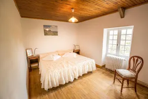 Character gîtes in old farmhouse, swimming pool (6-8personnes) in wooded grounds - Image 5