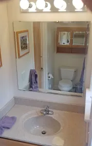 Comfy, Well-Appointed Guest House with a Beautiful View! - Image 3