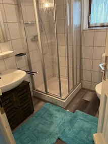 Casa de férias 'Urige Idyllische Hütte Mit Sauna' com jardim privado - Image 2