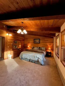 Enjoy Privacy in the Pines, Close to Golf Course - Image 3