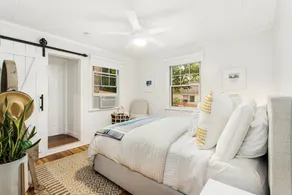 Charming Sag Harbor Cottage by the Beach! - Image 4