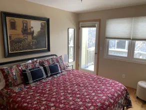 Cheerful 2 Bdrm / 1.5 Bath Pearl St. Condo - Image 5