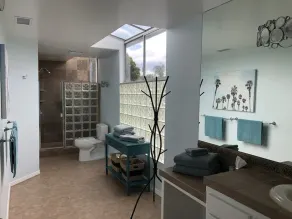 Upscale home: walk to beaches, restaurants, exceptionally clean! - Image 5