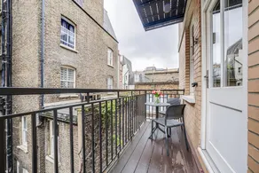 Fitzrovia Stay by Oxford St & Soho 18 Guests - Image 4