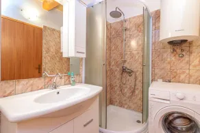 Chalet With Private Whirlpool And Sauna - Image 3