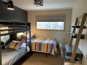 Cozy mountain vacation home - Image 4