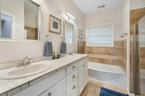 Lake front/kayaks/private dock/ firepit/game room w/ pool table/ sleeps up to 14 - Image 2