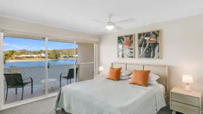 Isle Of Palms 120 - Absolute Waterfront Villa - Min. 3 Night Stays! - Image 4