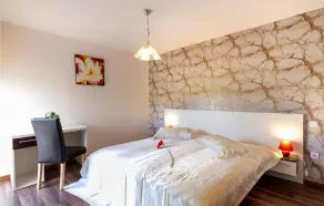 Beautiful Home In Cere - Image 3