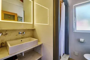 Grande maison avec piscine au milieu du parc naturel à 2 Km de la plage - Image 3