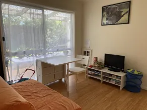 Dog friendly close to beach/shops, trampoline, hot outside shower, NBN Wifi - Image 3
