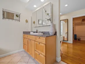 Luxury beach home one block from ocean with spa, WiFi, & gorgeous outdoor space - Image 4
